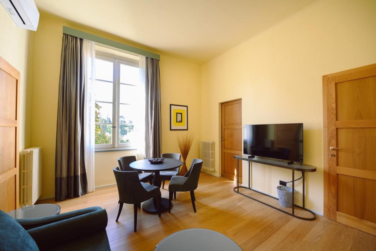 Palazzo Froussard And Living Bed & Breakfast