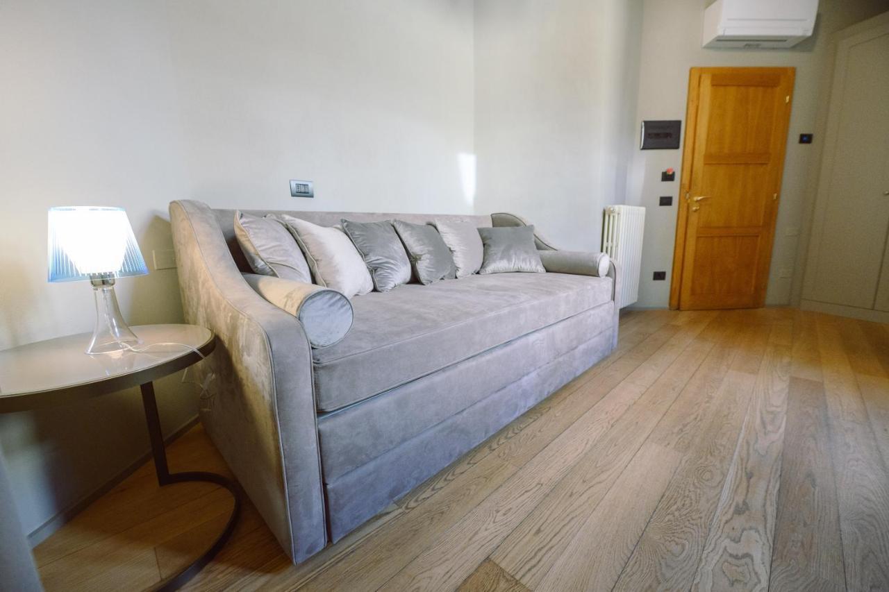 Palazzo Froussard And Living * Lucca